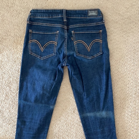 Levi Skinny Jeans - Picture 2 of 4
